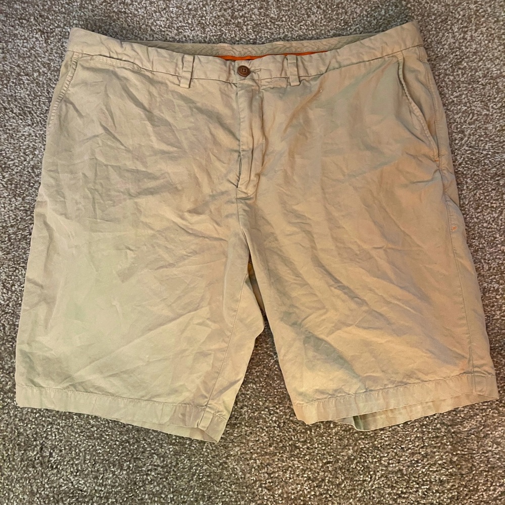 Men’s Size 40 Tommy Bahama Khaki Shorts 9.5” inseam